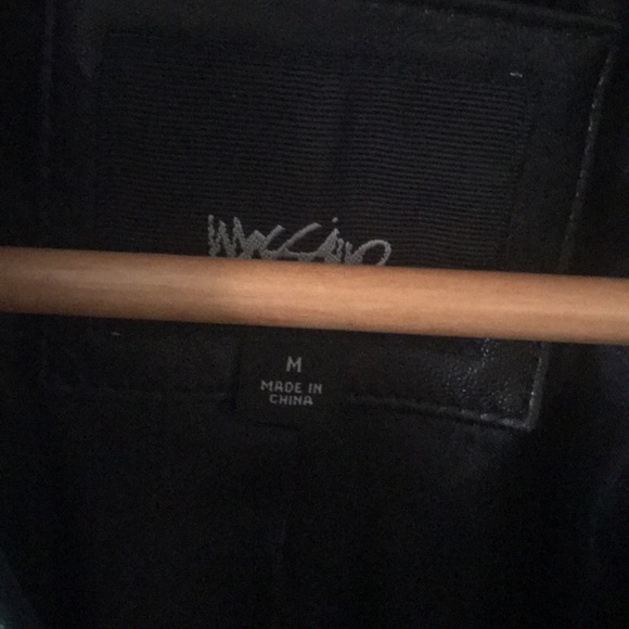 leather jacket - Picture 2 of 5